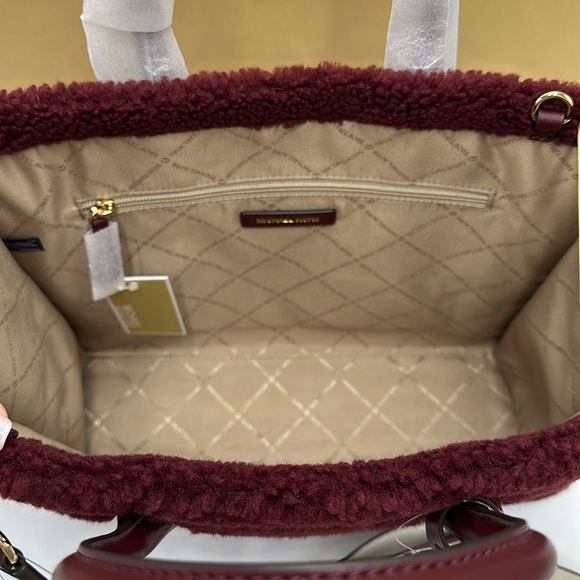Michael Kors Medium SHEARLING MIRELLA Tote
Shoulder Bag Sherpa 
Oxblood 
NWT - Picture 13 of 16